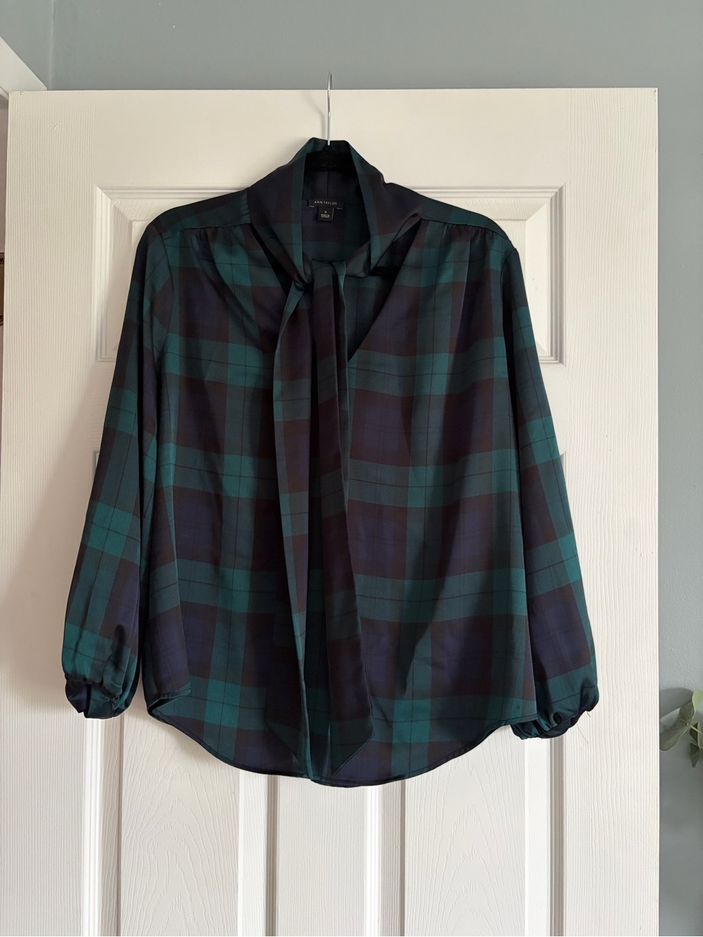 Ann Taylor Plaid Tie-Neck Blouse in Green and Navy